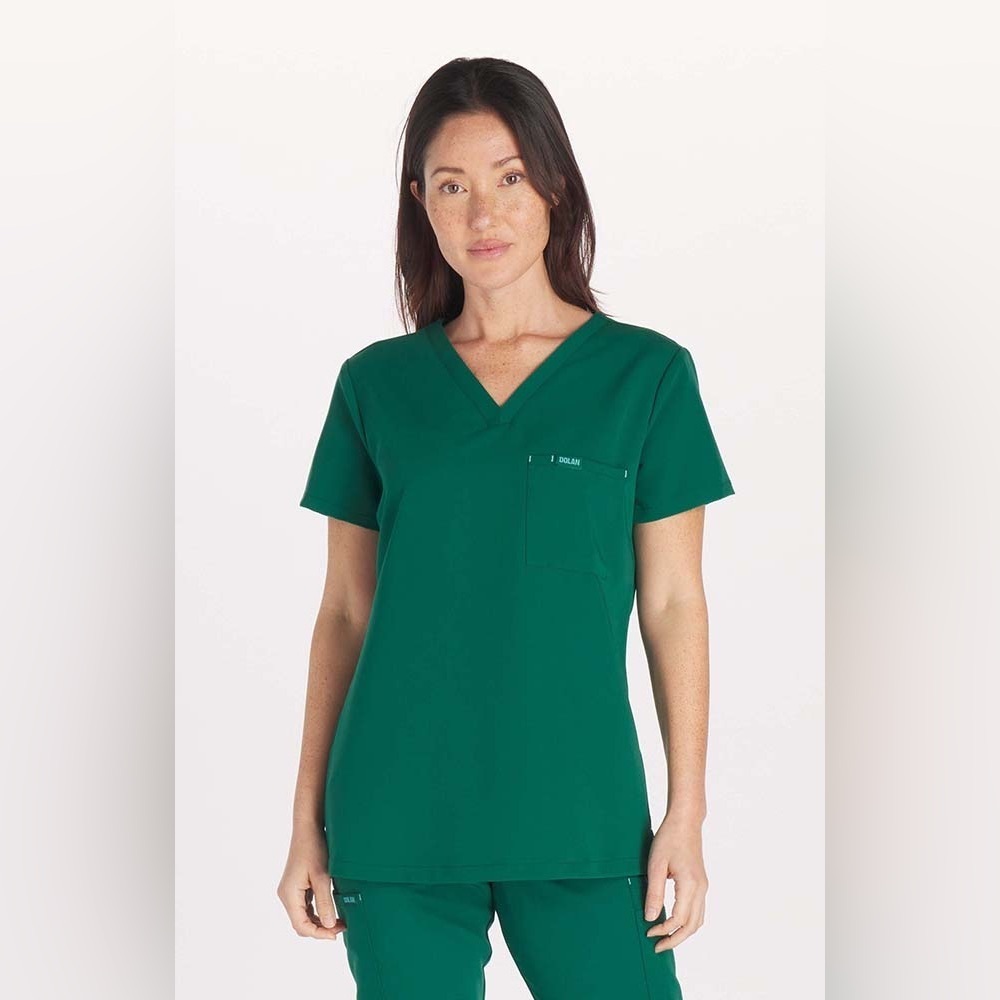 Dolan Mayfair V Neck 2-Pocket CORE Scrub
Top in Hunter Green